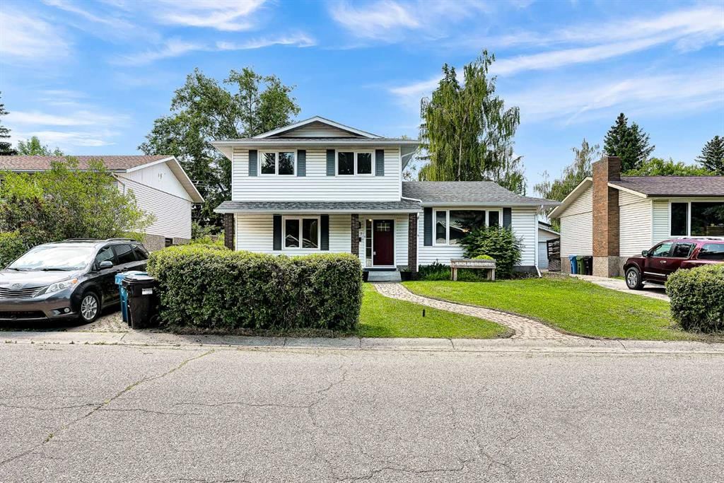 5603 Dalwood Way NW, Calgary — photo 3 of 47