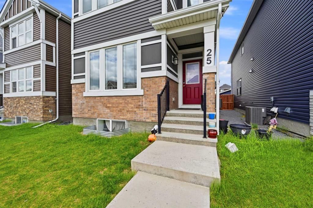 25 Red Sky Way NE, Calgary — photo 2 of 50