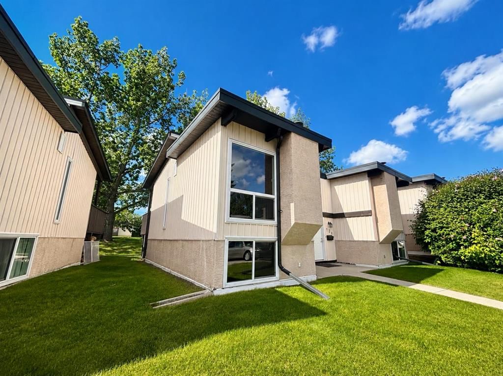129 Oaktree Lane SW, Calgary — main listing photo