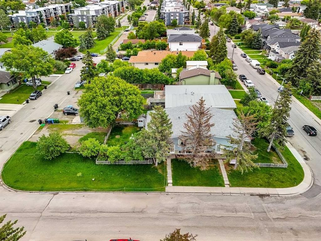 1326 25 Street SE, Calgary — photo 5 of 12