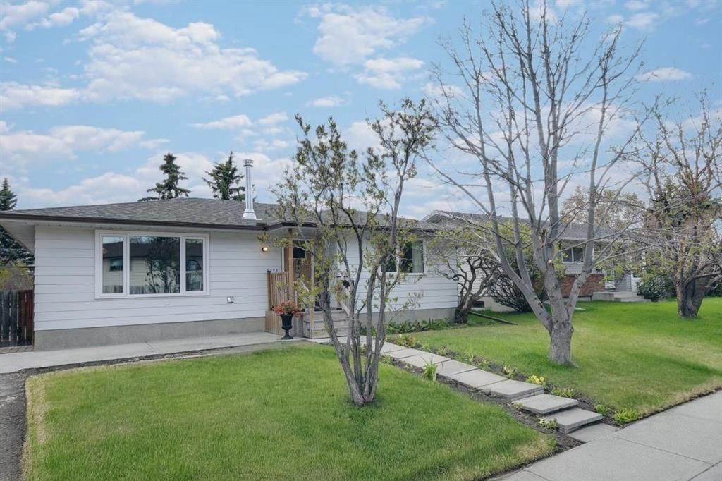 6140 Dalmarnock Crescent NW, Calgary — main listing photo