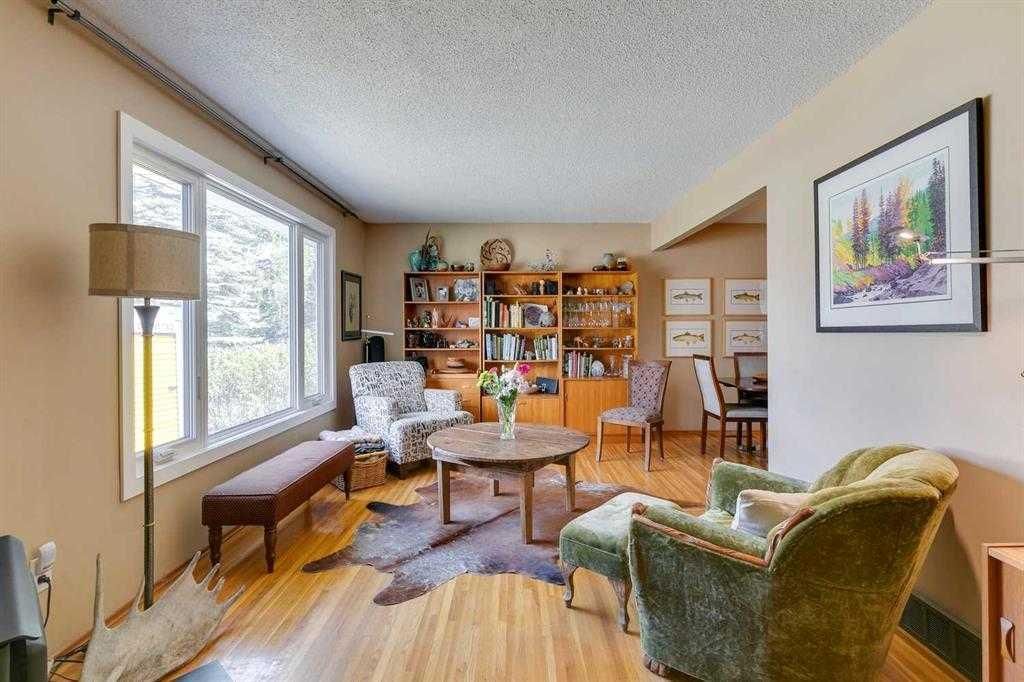 6140 Dalmarnock Crescent NW, Calgary — photo 4 of 33