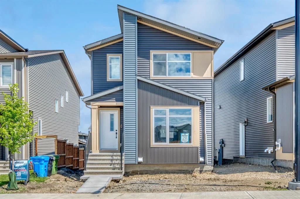 28 Mitchell Way NW, Calgary — photo 3 of 37