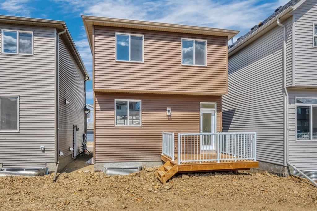 244 Marmot Grove NW, Calgary — photo 4 of 38