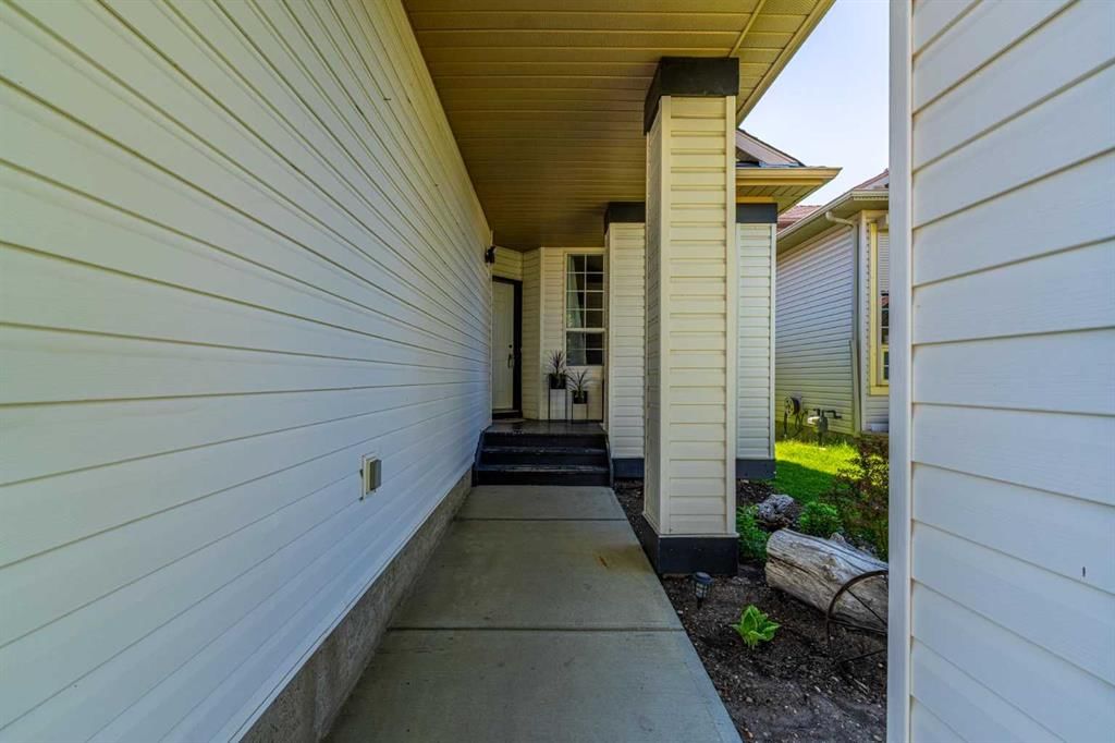 44 Douglas Glen Place SE, Calgary — photo 5 of 40