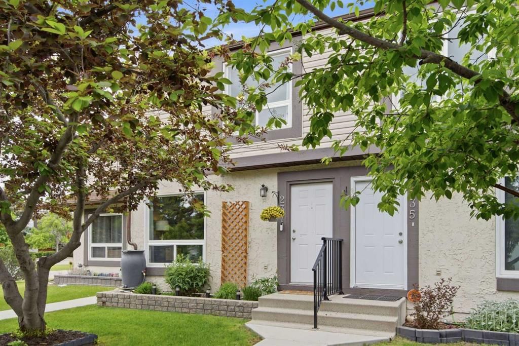 237 Deerpoint Lane SE, Calgary — main listing photo