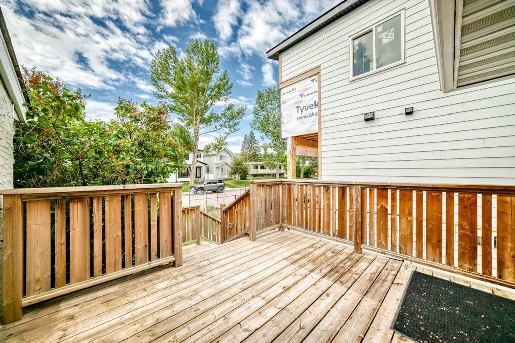 7312 36 Avenue NW, Calgary — photo 3 of 46