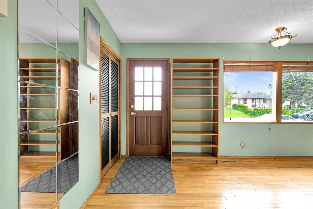 4127 Maryvale Road NE, Calgary — photo 3 of 47