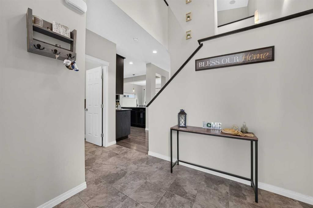 665 Copperpond Boulevard SE, Calgary — photo 3 of 45