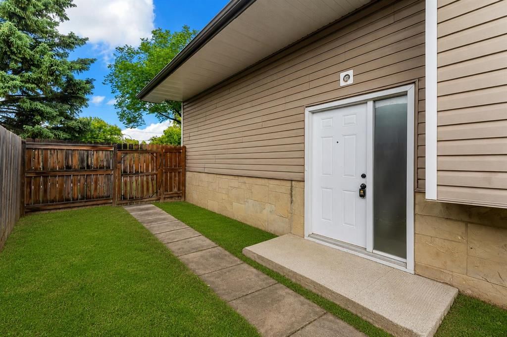 3410 30A Avenue SE, Calgary — photo 4 of 37