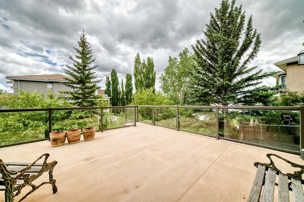 448 Mckenzie Lake Bay SE, Calgary — photo 4 of 42