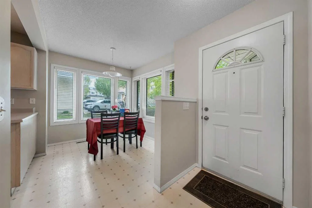125, 388 Sandarac Drive NW, Calgary — photo 3 of 33