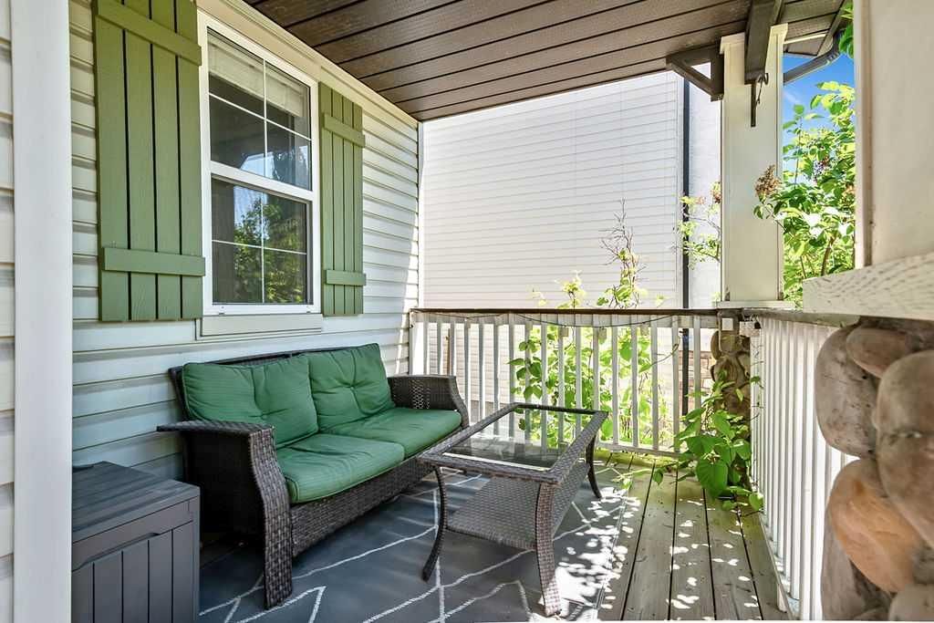 142 Elgin View SE, Calgary — photo 3 of 49