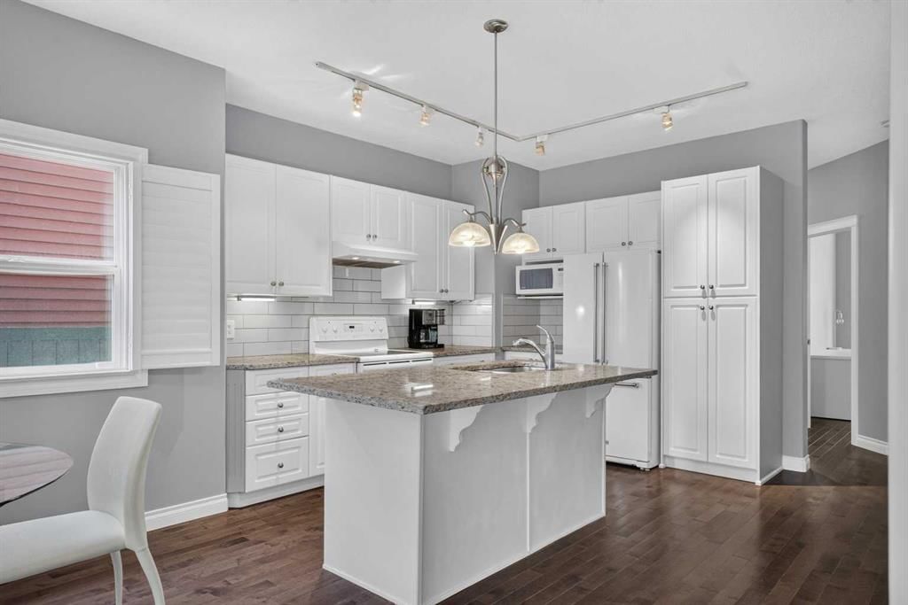 631 51 Avenue SW, Calgary — photo 3 of 37