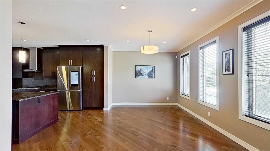 249 18 Avenue NE, Calgary — photo 4 of 39