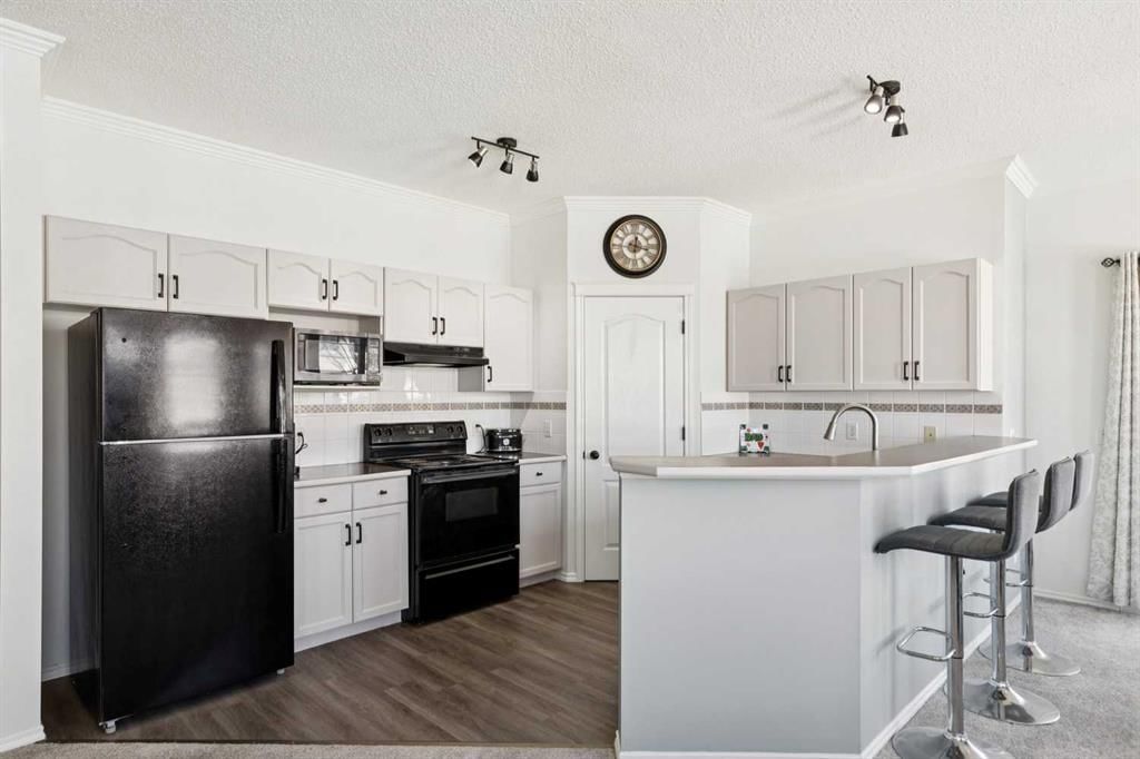 40 Edgeridge Terrace NW, Calgary — photo 2 of 22