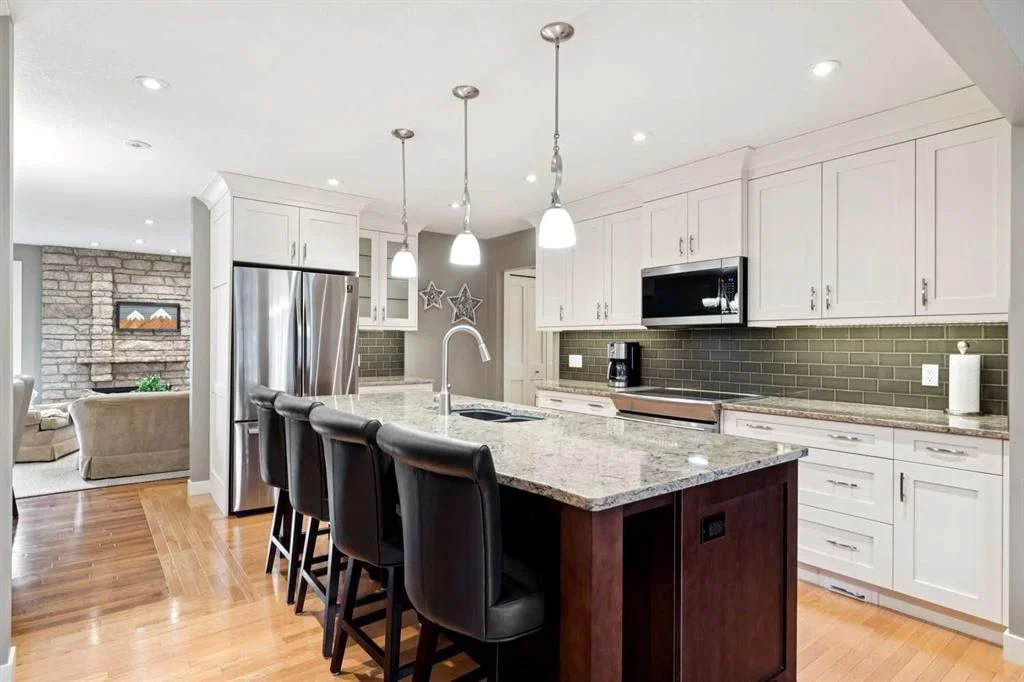 228 Brookgreen Drive SW, Calgary — photo 5 of 31