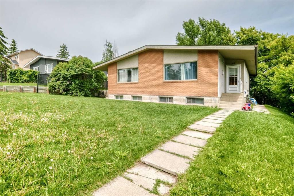 416/418 33 Avenue NE, Calgary — photo 2 of 42