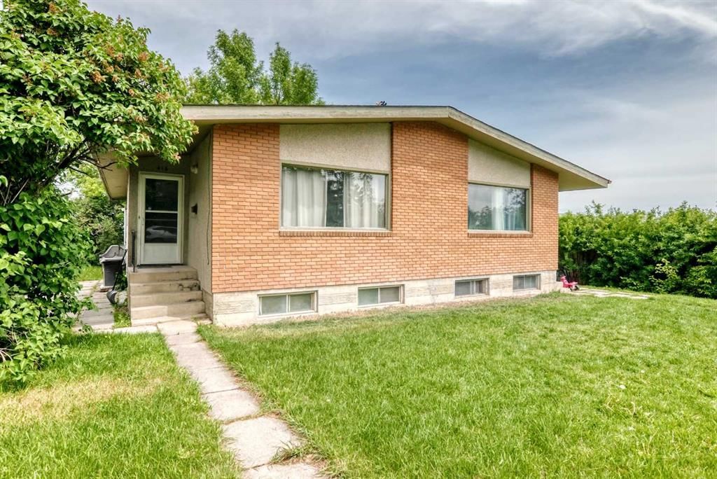 416/418 33 Avenue NE, Calgary — photo 3 of 42