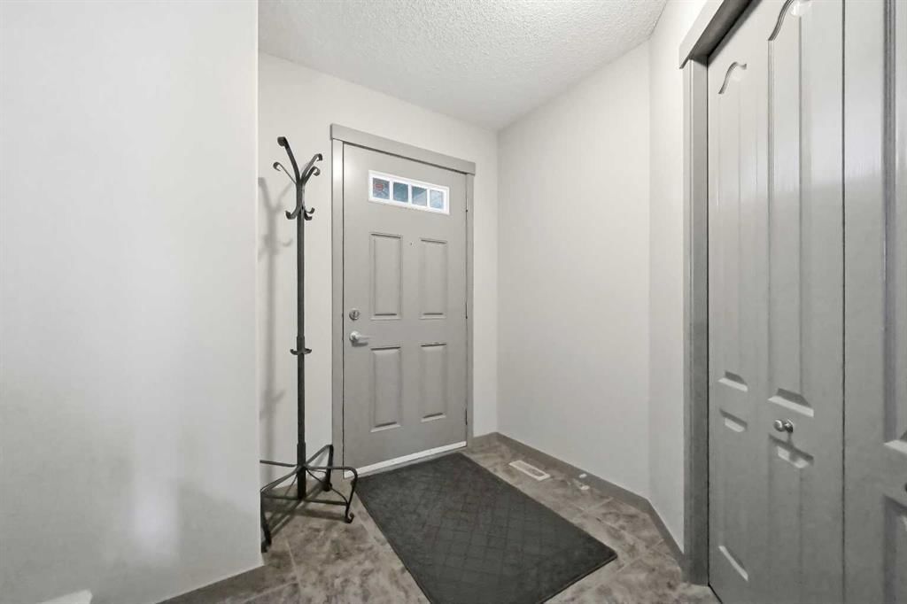 28 Skyview Shores Terrace NE, Calgary — photo 2 of 41