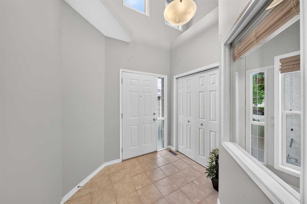 37 Tuscany Meadows Common NW, Calgary — photo 5 of 46