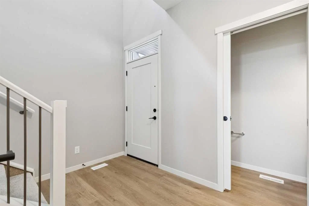 386 Hotchkiss Manor SE, Calgary — photo 3 of 42