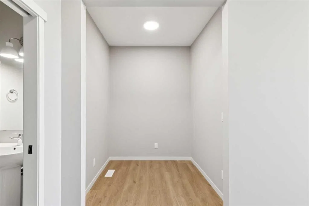 386 Hotchkiss Manor SE, Calgary — photo 4 of 42