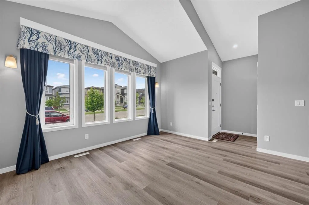 156 Belmont Boulevard SW, Calgary — photo 5 of 42