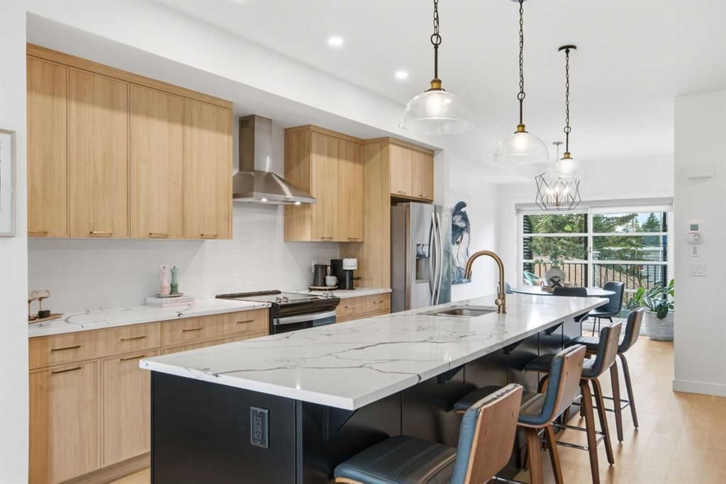 5111 19 Street SW, Calgary — photo 2 of 50