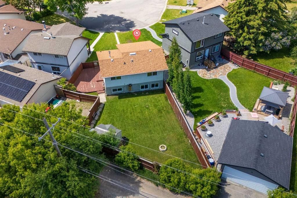 60 Ogmoor Crescent SE, Calgary — photo 4 of 47