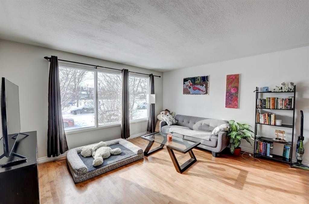 518 54 Avenue SW, Calgary — photo 3 of 13