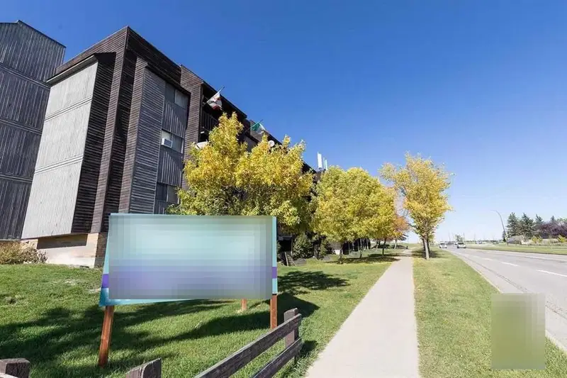 216 Doverglen Crescent SE, Calgary — main listing photo