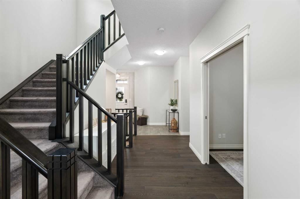 232 Nolancrest Heights NW, Calgary — photo 4 of 48
