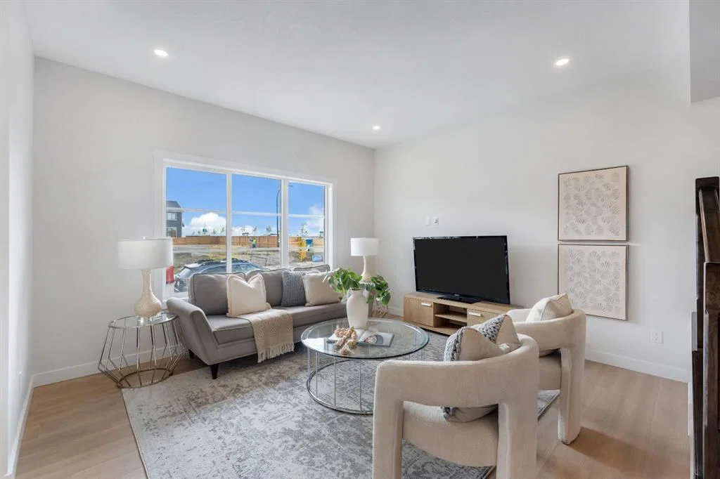 416 Lewiston Landing NE, Calgary — photo 3 of 34