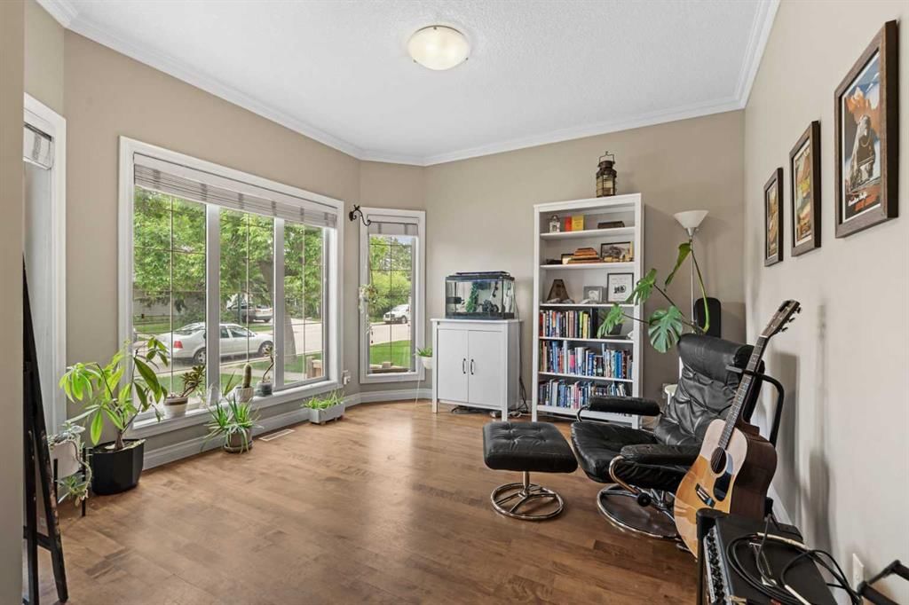 514 22 Avenue NE, Calgary — photo 3 of 32