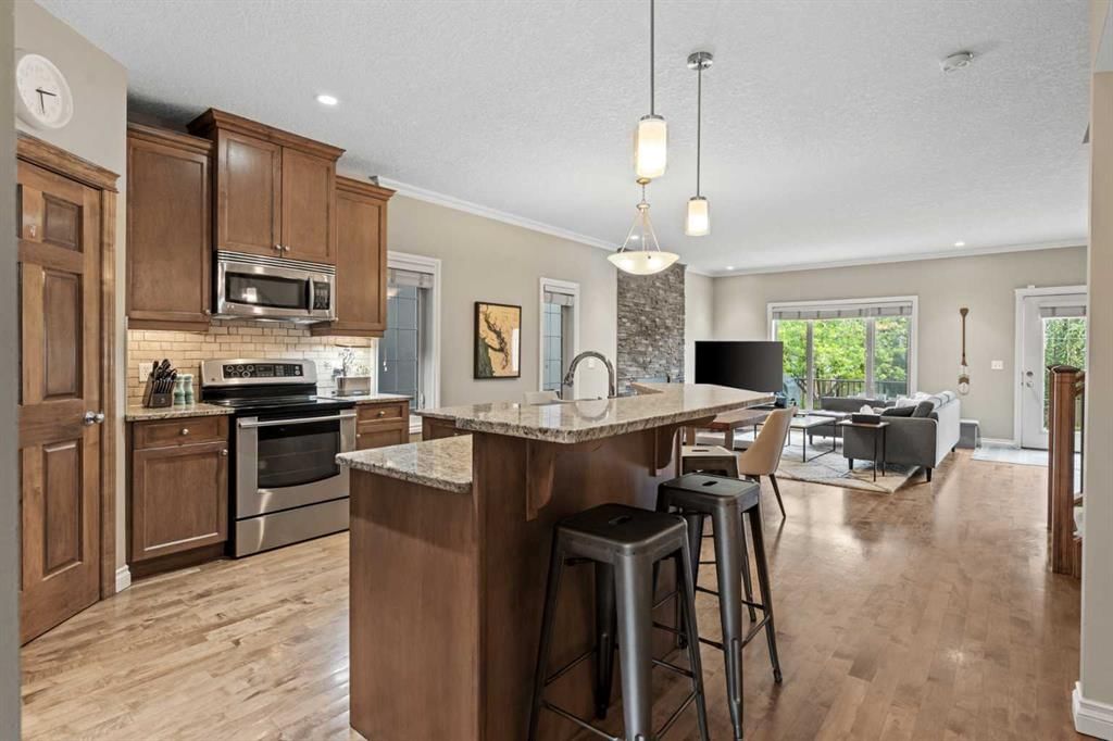 514 22 Avenue NE, Calgary — photo 5 of 32