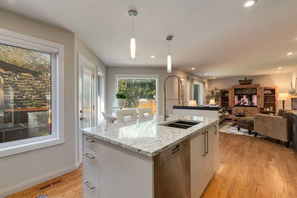 37 Douglasview Circle SE, Calgary — photo 3 of 50