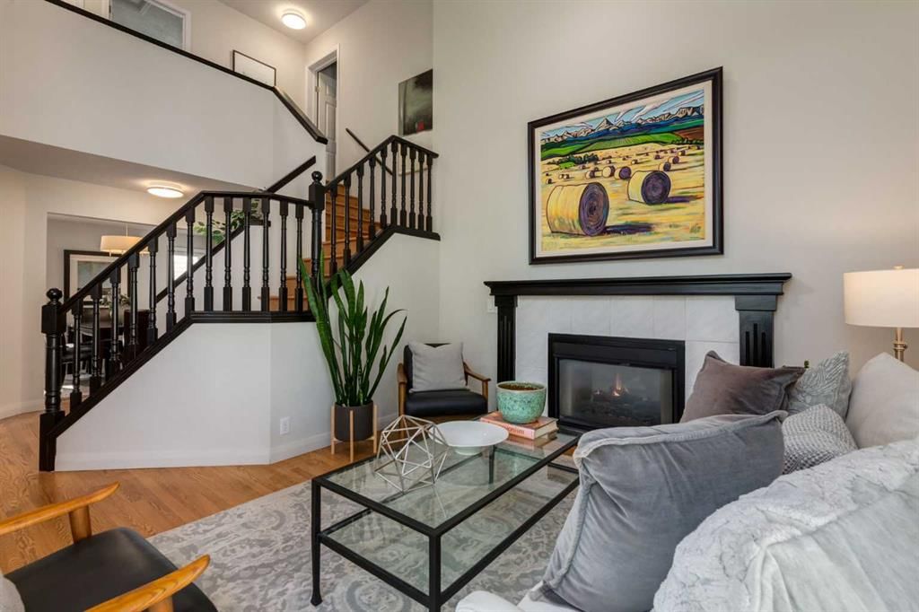 37 Douglasview Circle SE, Calgary — photo 4 of 50