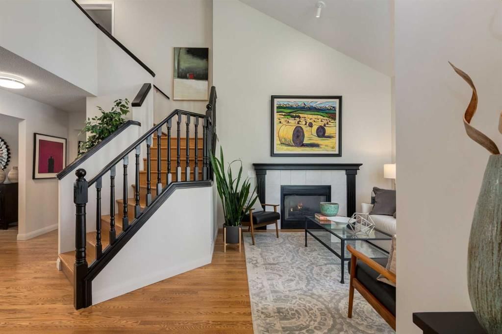 37 Douglasview Circle SE, Calgary — photo 5 of 50
