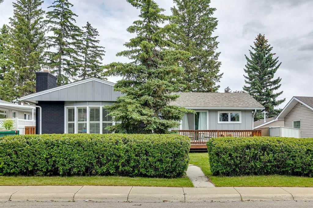 63 Hogarth Crescent SW, Calgary — main listing photo