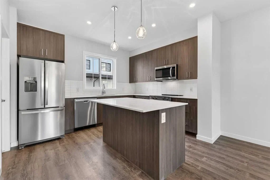 172 Hotchkiss Common SE, Calgary — photo 2 of 38