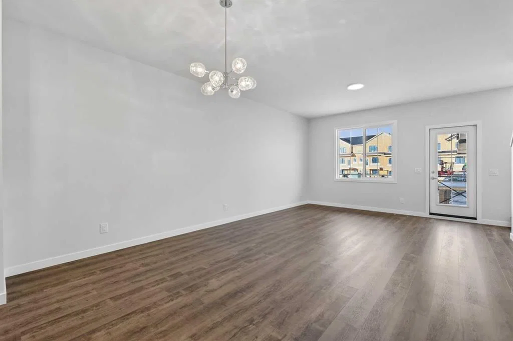 172 Hotchkiss Common SE, Calgary — photo 5 of 38