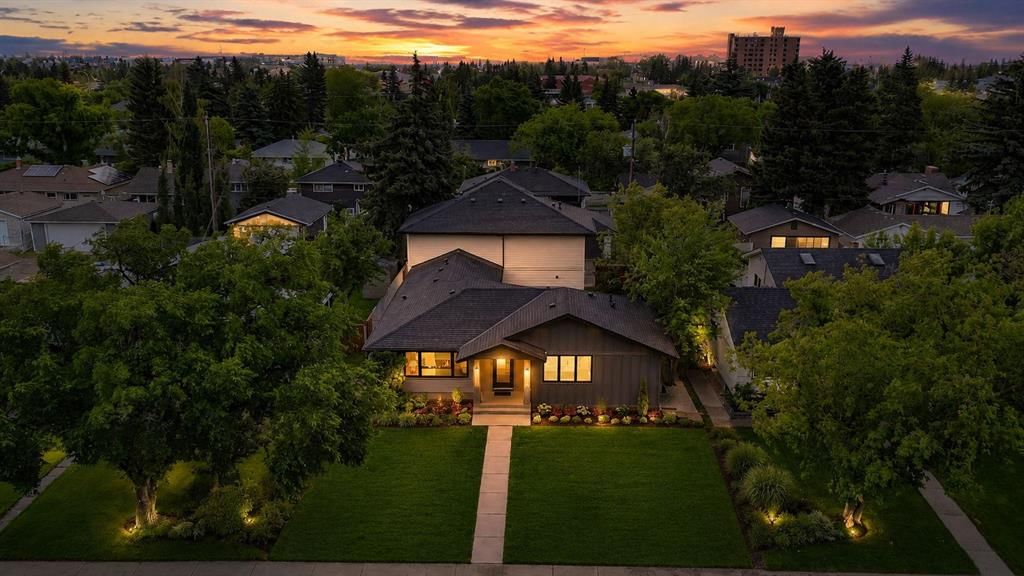 14 Gladeview Crescent SW, Calgary — main listing photo