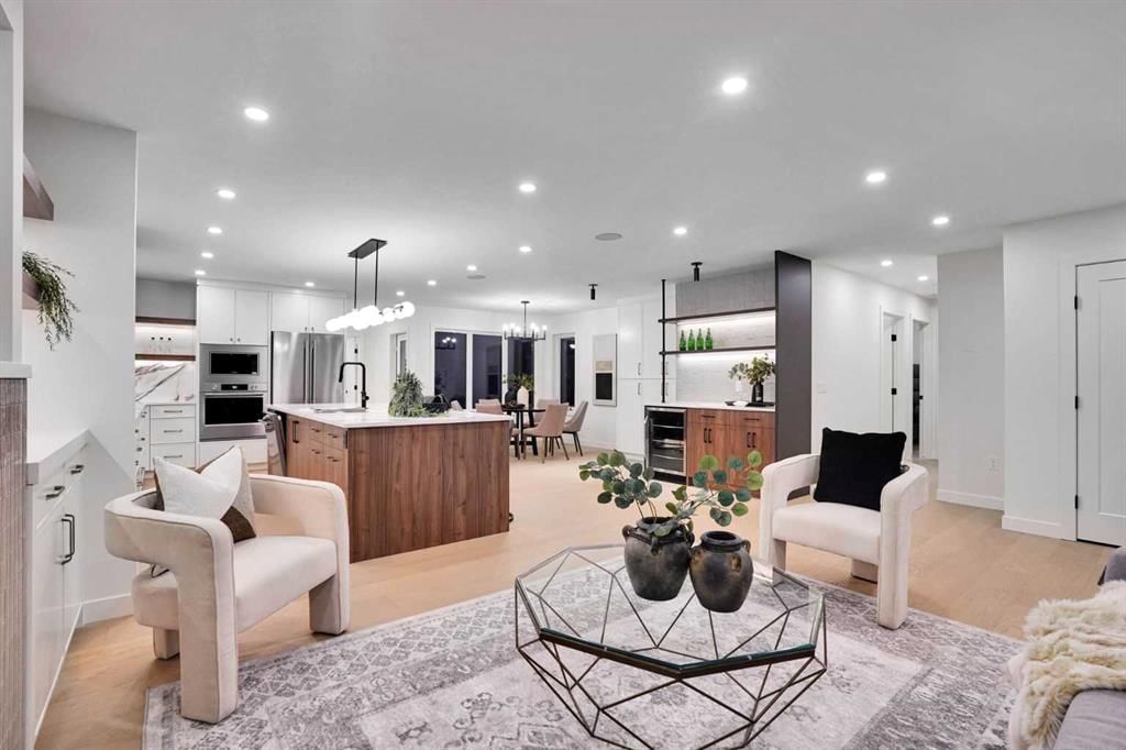 14 Gladeview Crescent SW, Calgary — photo 4 of 50