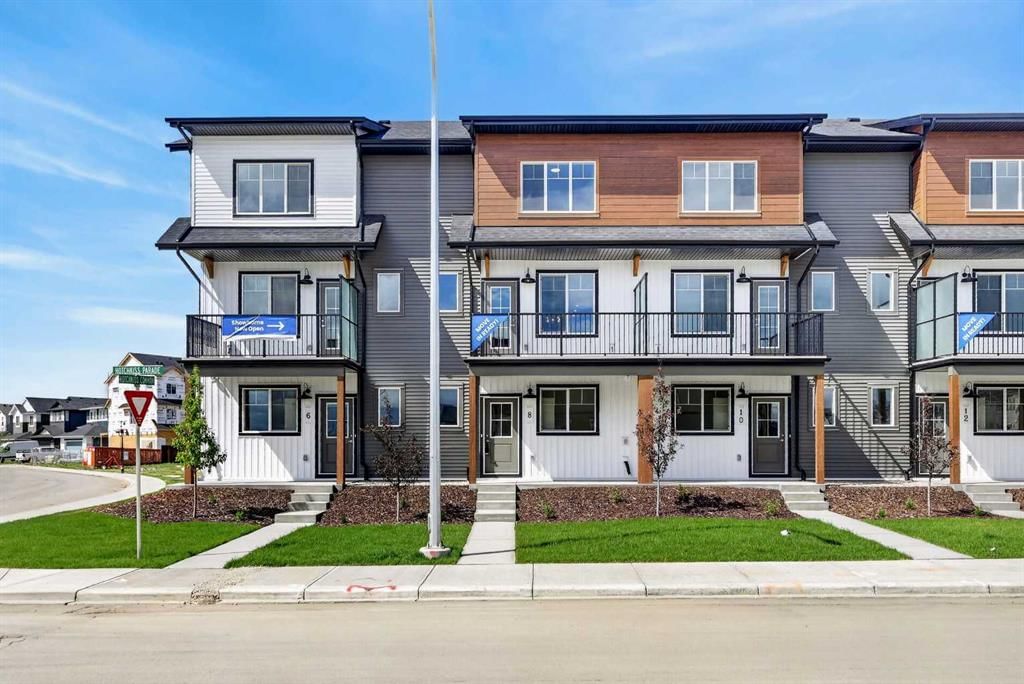 8 Hotchkiss Parade SE, Calgary — main listing photo