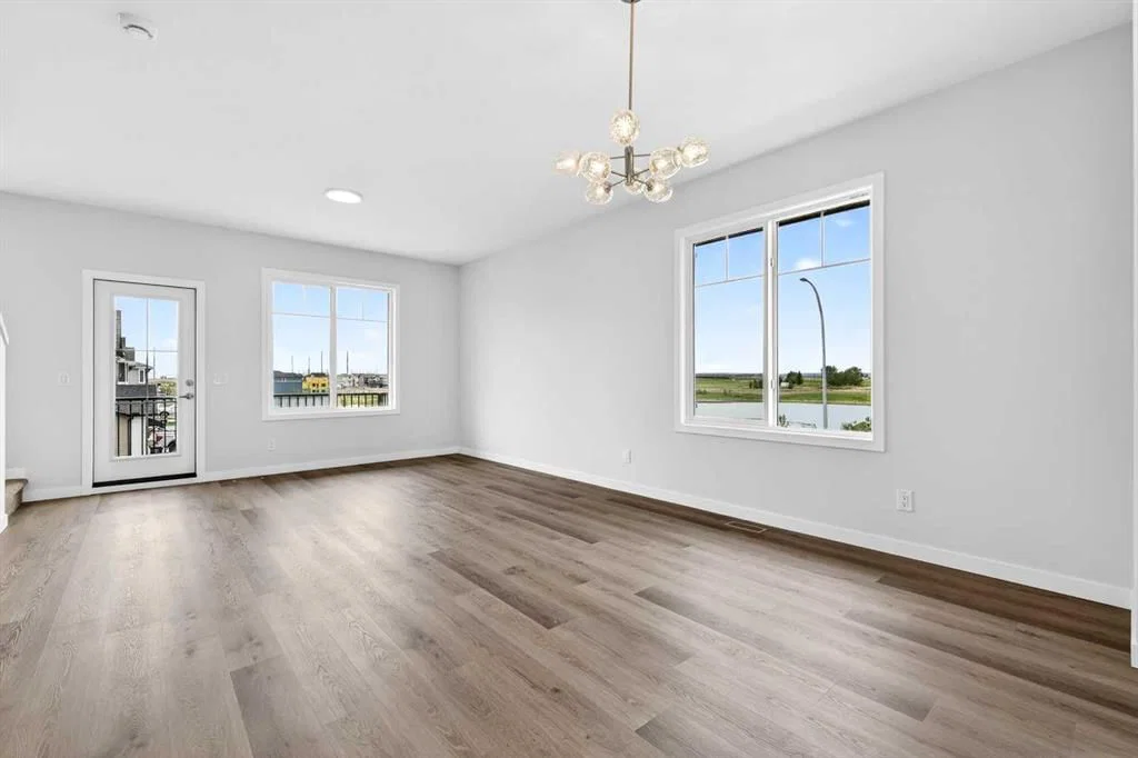 6 Hotchkiss Parade SE, Calgary — photo 4 of 41