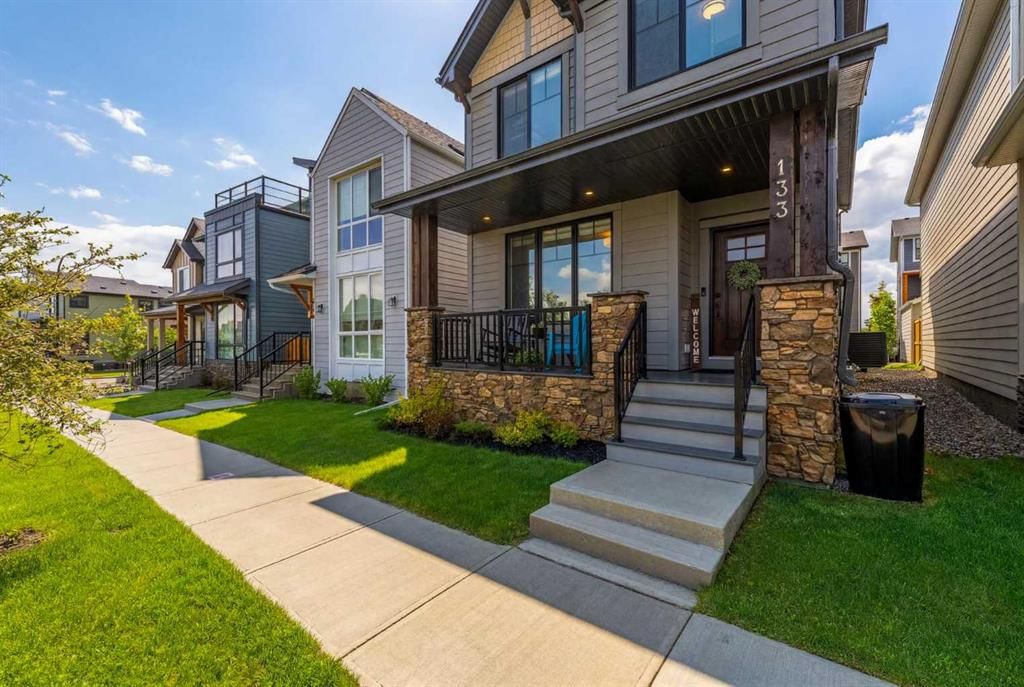 133 Treeline Avenue SW, Calgary — photo 3 of 46