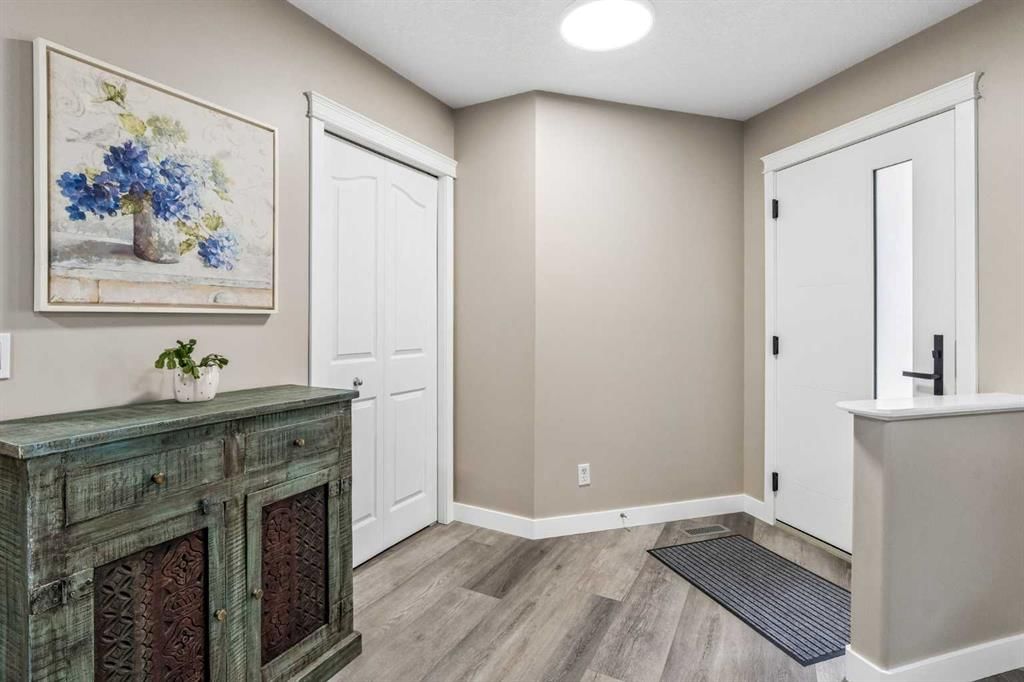 90 Royal Oak Grove NW, Calgary — photo 4 of 39