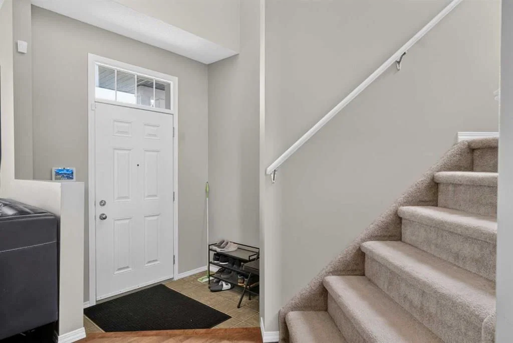 116 Panora Close NW, Calgary — photo 3 of 50