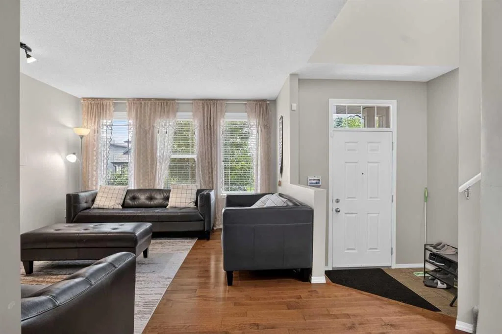 116 Panora Close NW, Calgary — photo 5 of 50